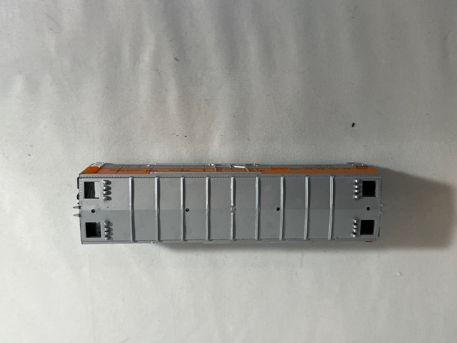 Walthers 932-3305 HO Scale 40' Plug Door Reefer, D&RGW #609522