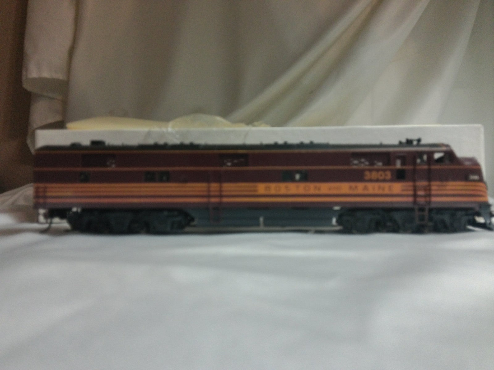 HO Scale Sunset Models Boston and Maine EMD E7 A-Unit Brass DC Locomotive2