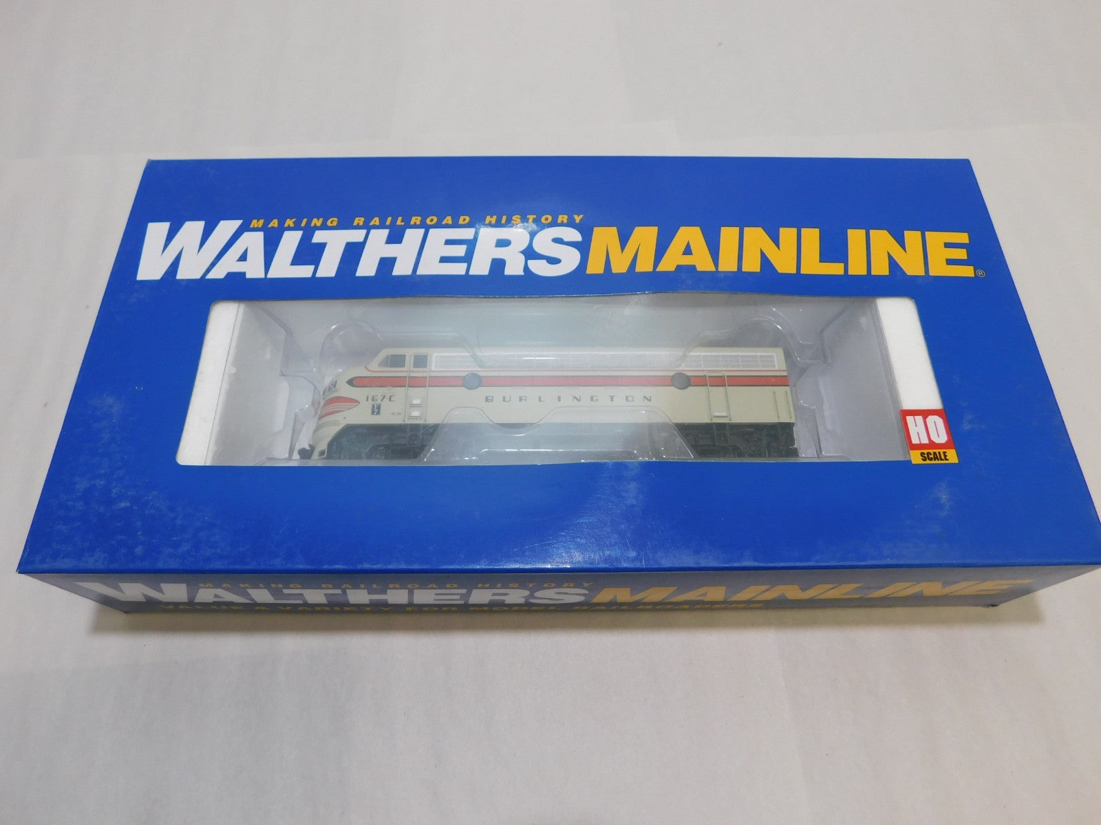 Walthers 910-19911 HO Scale EMD F7A Diesel Locomotive, DCC+Sound, CB&Q #167C1