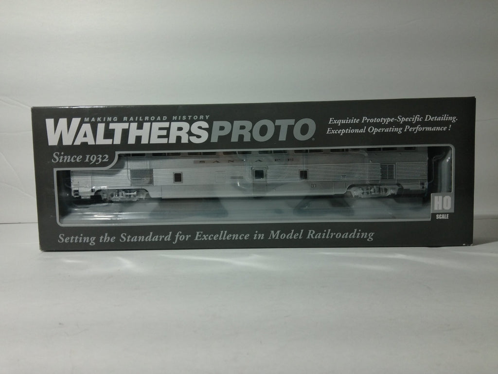 Walthers 920-9602 HO Scale 85' Budd 68-Seat Step-Down Coach Santa Fe2