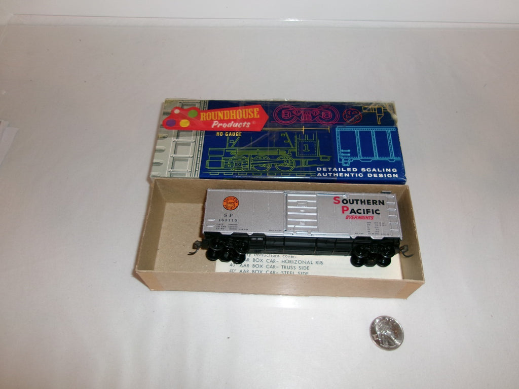  Roundhouse Blue Box 1071 HO Scale 40' Box Car Kit, Southern Pacific #1631151