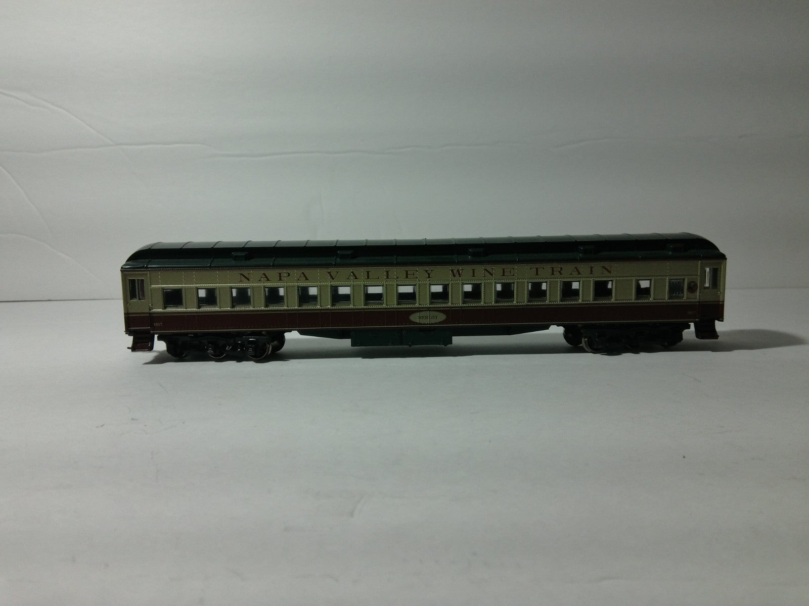 Athearn 8503 HO Scale Napa Valley RR Coach Car Merlot #10171