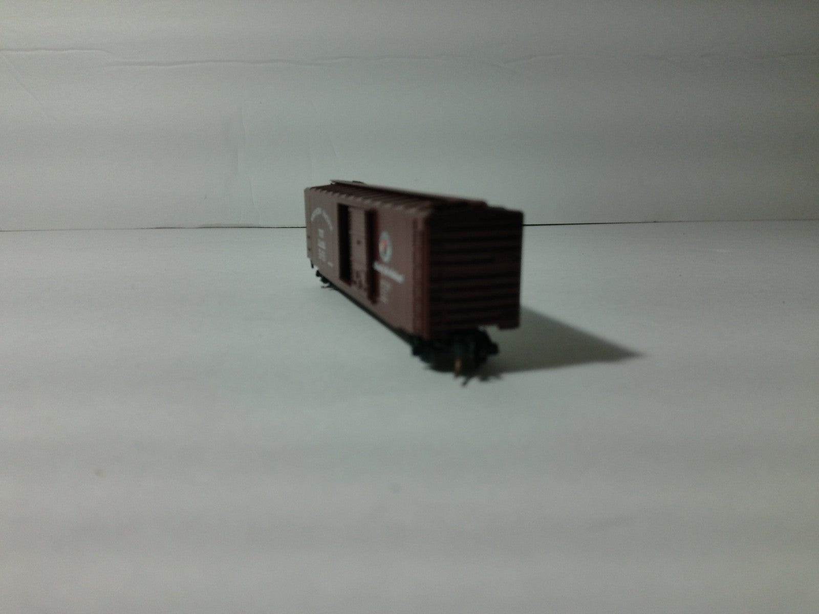 Micro Trains 31170 N Scale 50' Standard Boxcar Single Door N.P #314685
