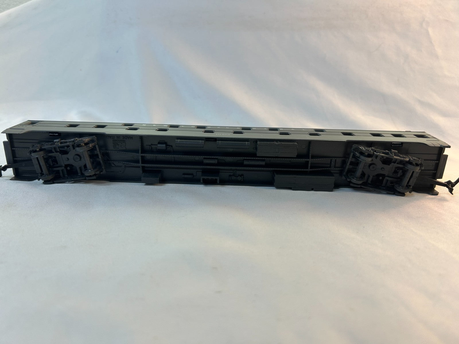 Rivarossi HO Scale New York Central 2 Car Set Duplex Sleeper and Passenger Coach9