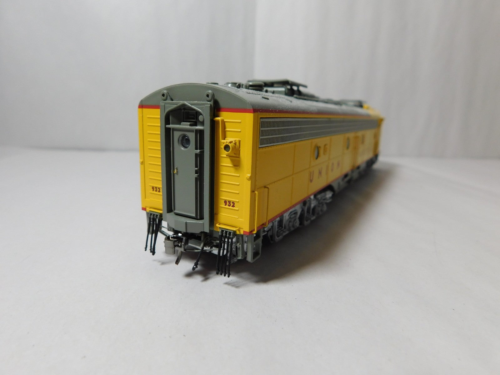 Rapido Trains 28538 HO Scale EMD E8A Diesel Locomotive, DCC + Sound, UP #9325