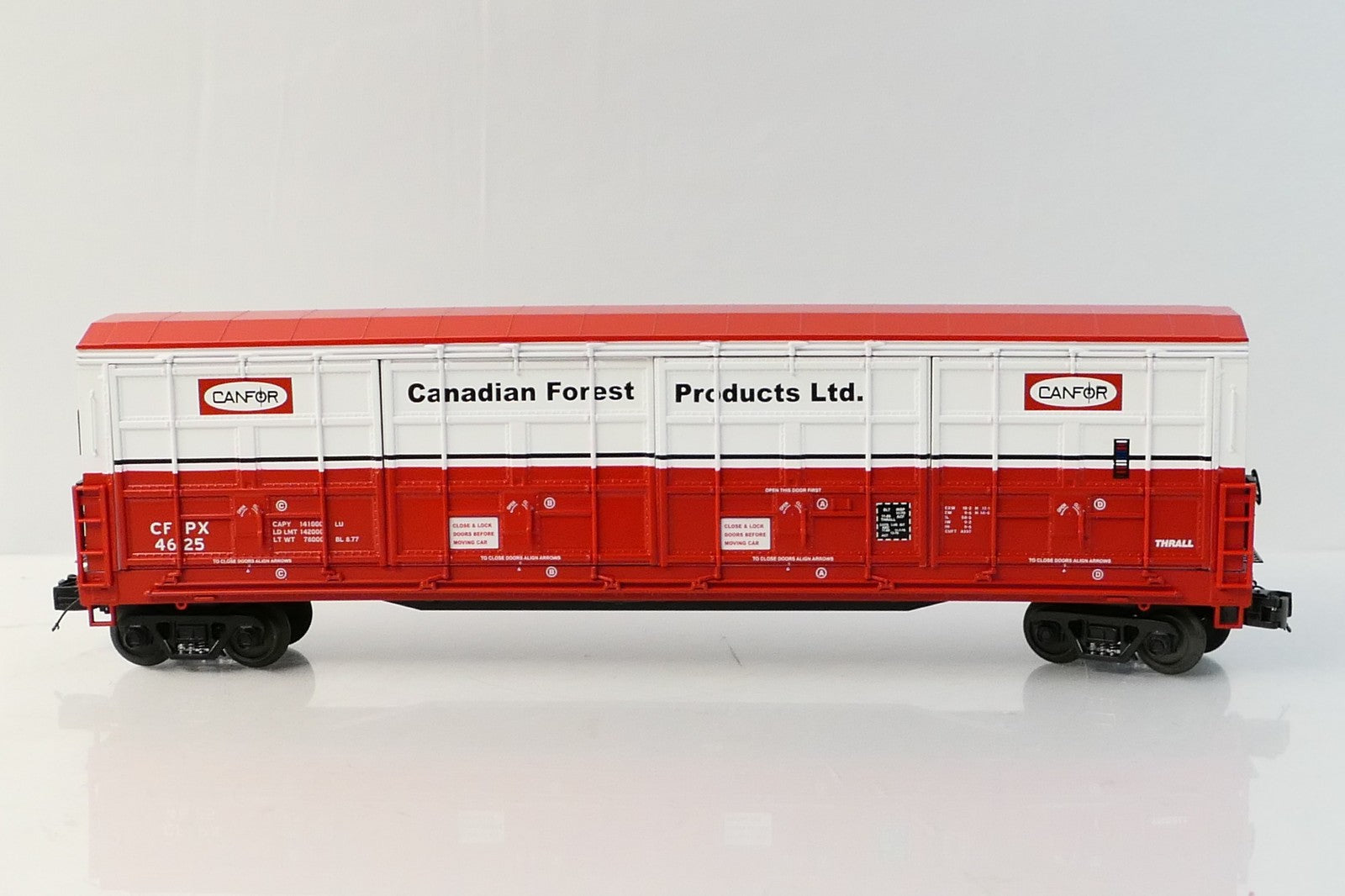 MTH 20-93311 O Scale Canadian Forest Products LTD 4625 55' All Door Boxcar2