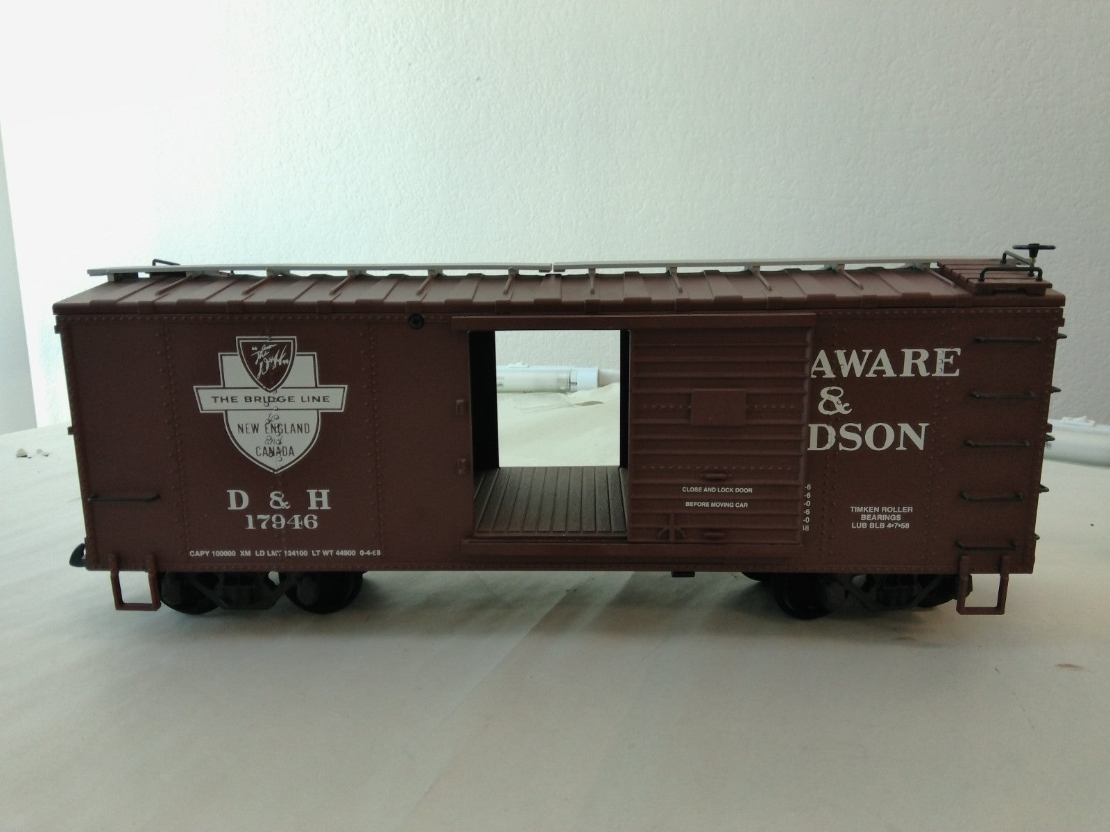 USA Trains R19107B G Scale Steel Box Car Delaware & Hudson #179461