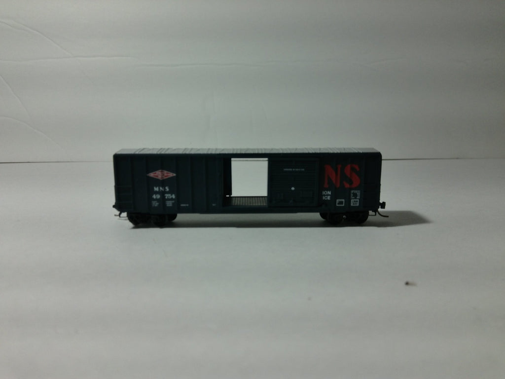 Micro Trains 25410 N Scale MNS #49754 Boxcar1