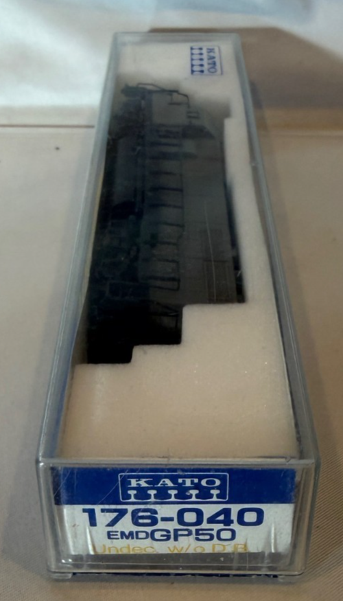 Kato 176-040 - N Scale Undecorated EMD GP50 w/o DB Locomotive5