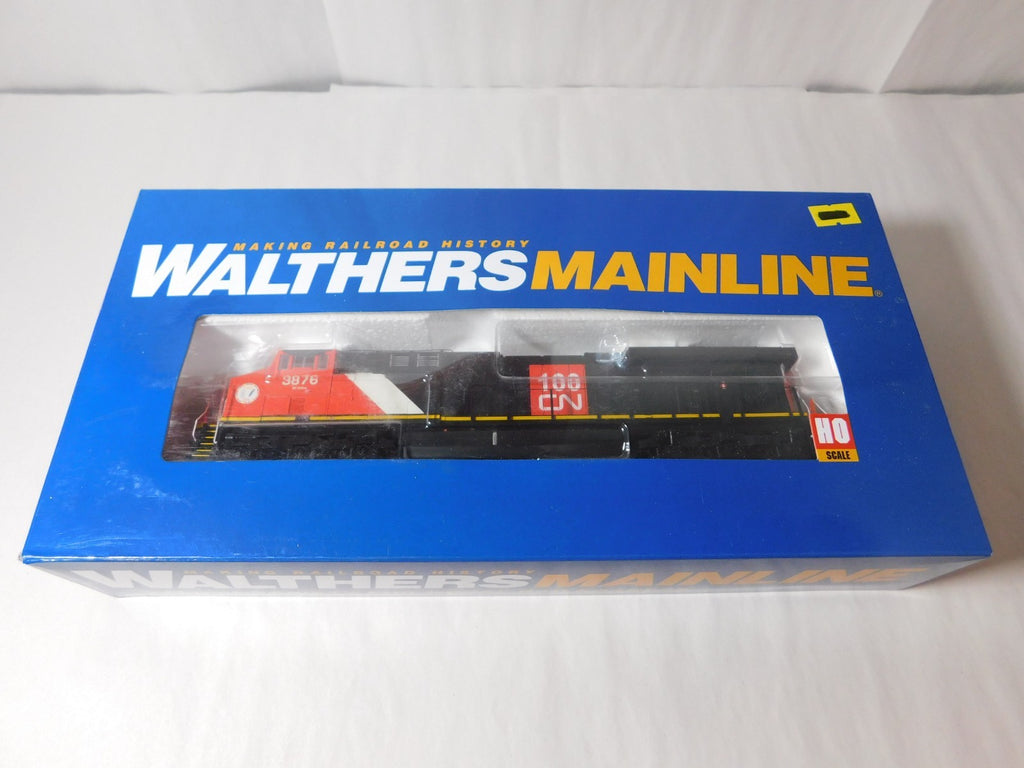 Walthers 910-20200 HO Scale GE ES44AC Evolution Locomotive DCC + Sound, CN #38761