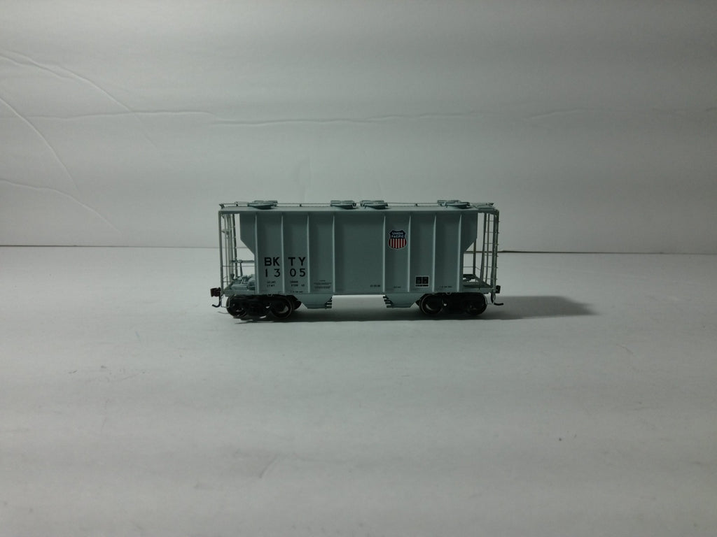 Athearn 97327 HO Scale PS 2500 Covered Hopper UP/BKTY #13050