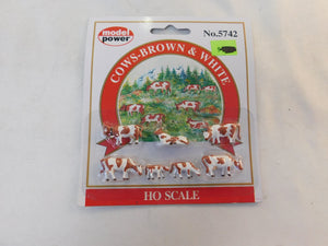 Model Power 5742 HO Scale Hand Painted Figures, Cows Brown & White