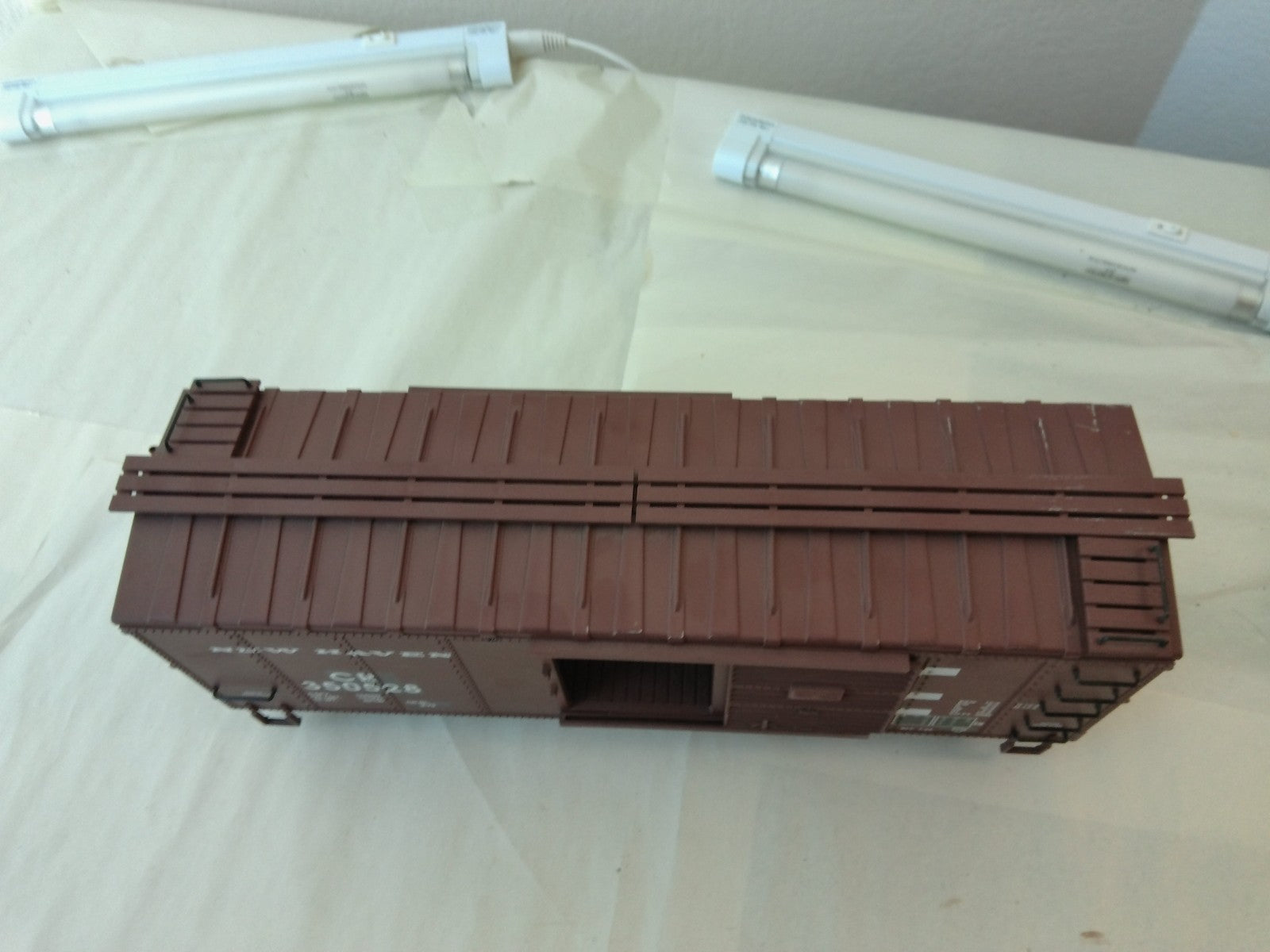 USA Trains R19090B G Scale Street Box Car CR/NH #3505284