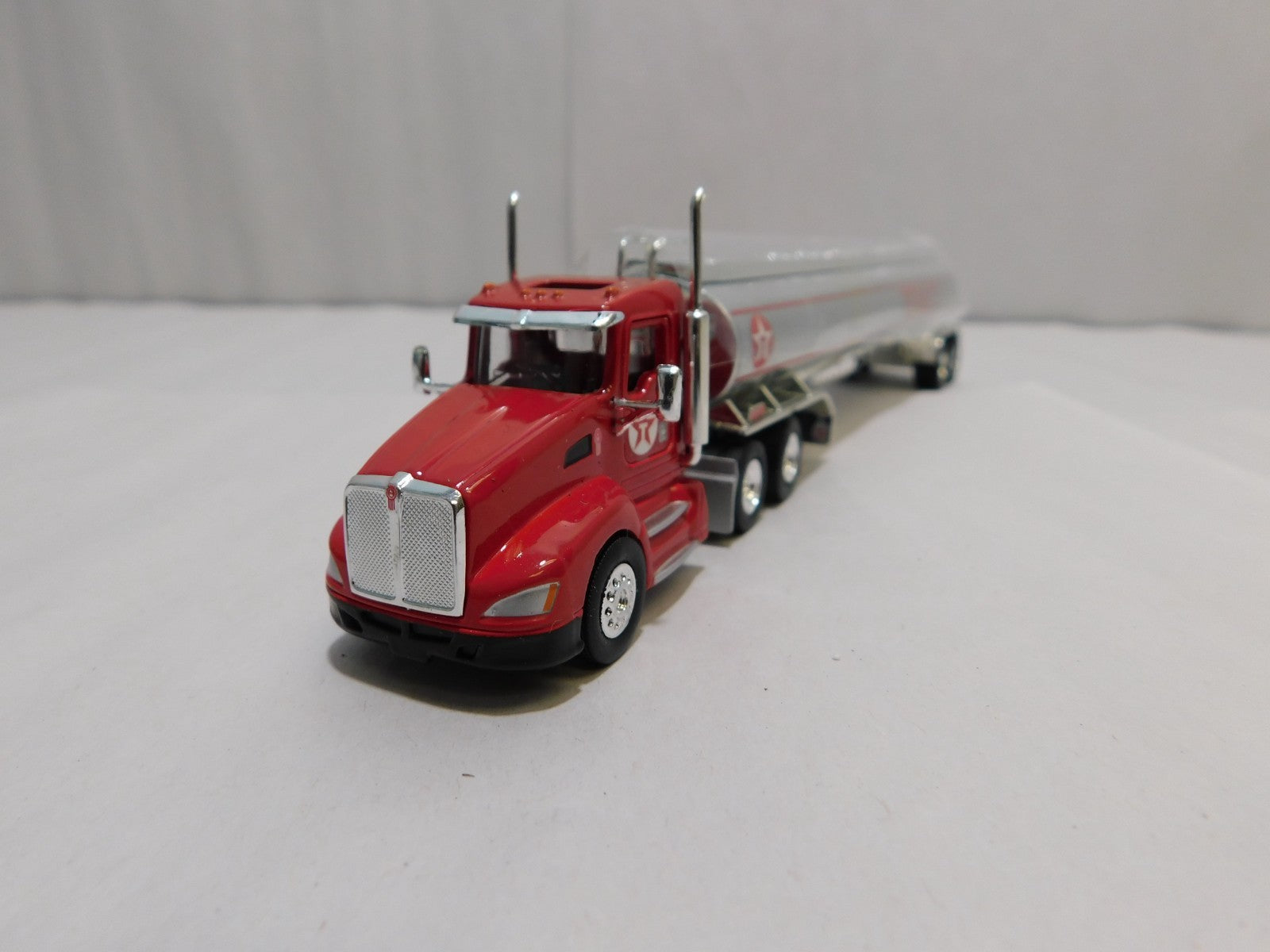 Trucks N Stuff SP139 HO Scale Kenworth T660 Daycab w/ Heil Tank, Texaco2