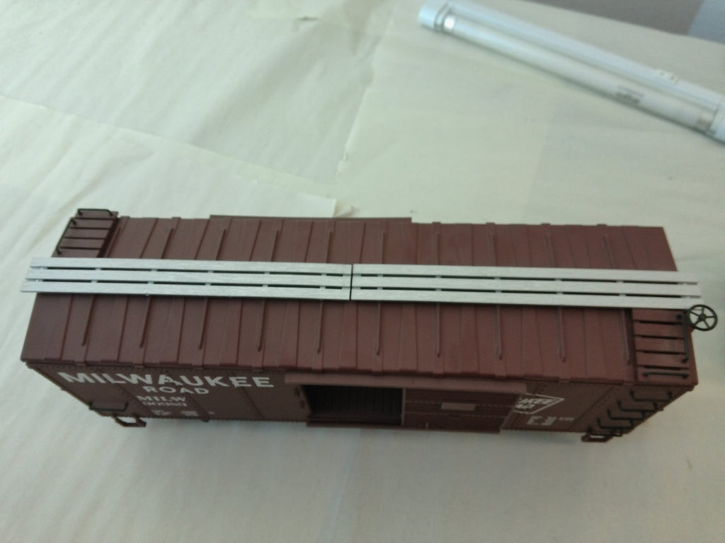 USA Trains R19106A G Scale Steel Box Car Milwaukee Road #303836