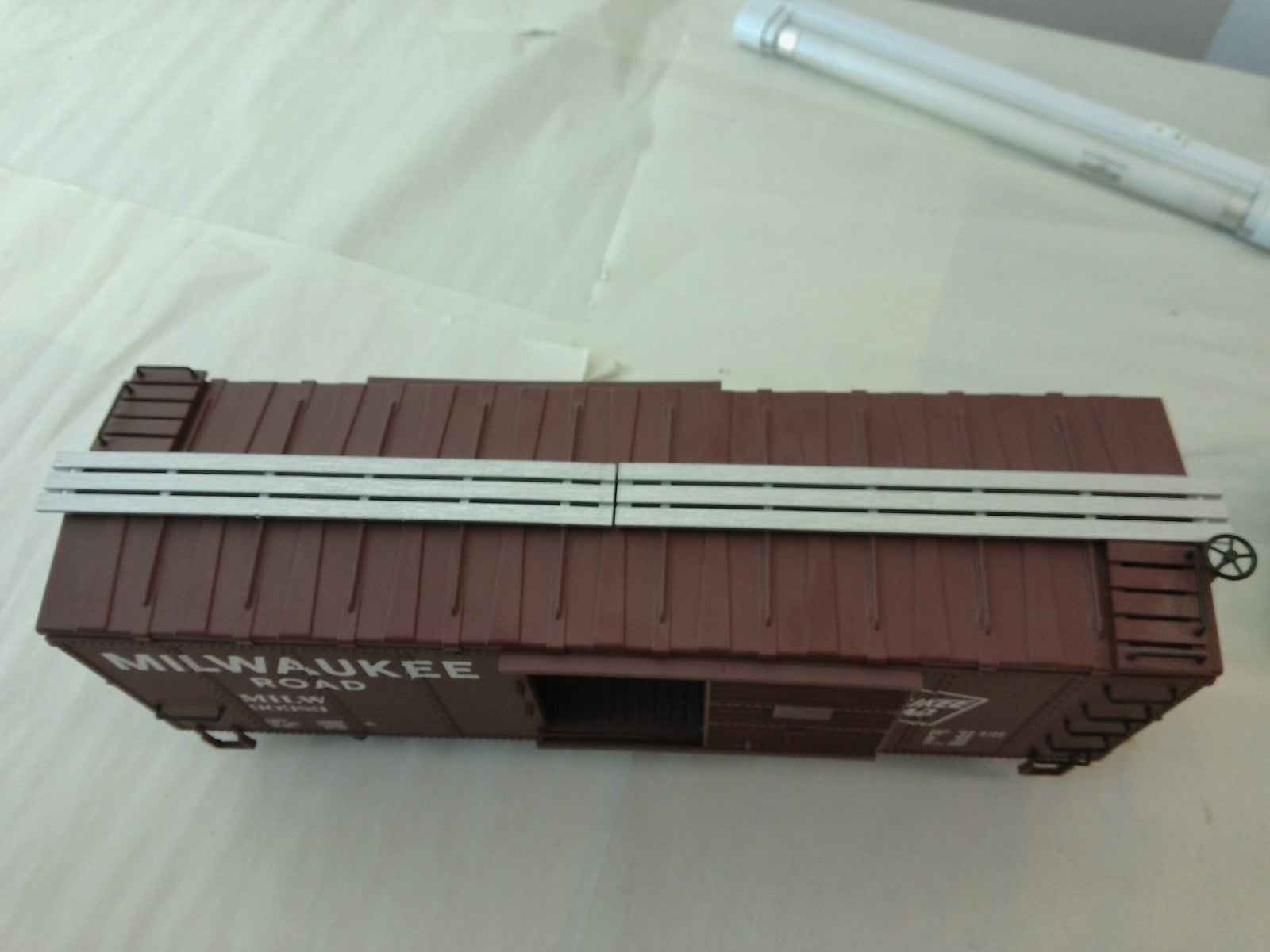 USA Trains R19106A G Scale Steel Box Car Milwaukee Road #303836