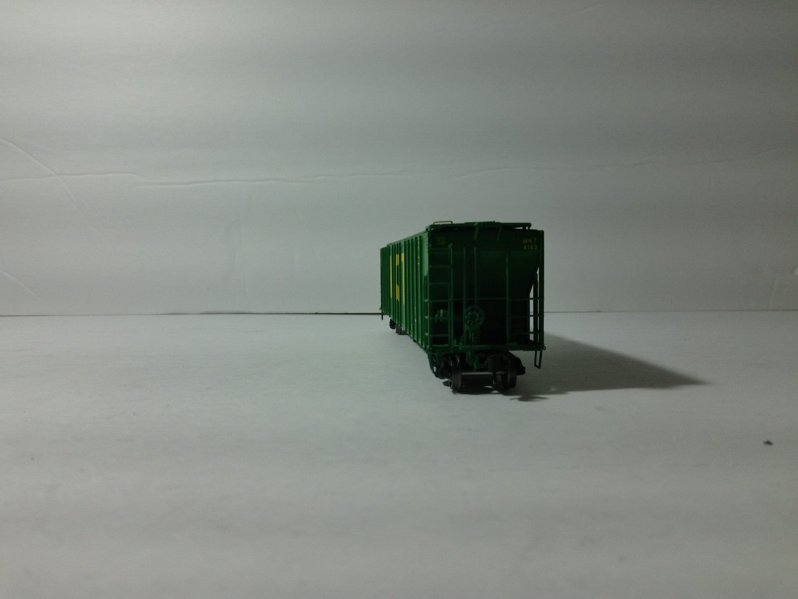 Walthers 920-106162 HO Scale 55' Evans 4780 CUFT 3-Bay Covered Hopper MKT #41435
