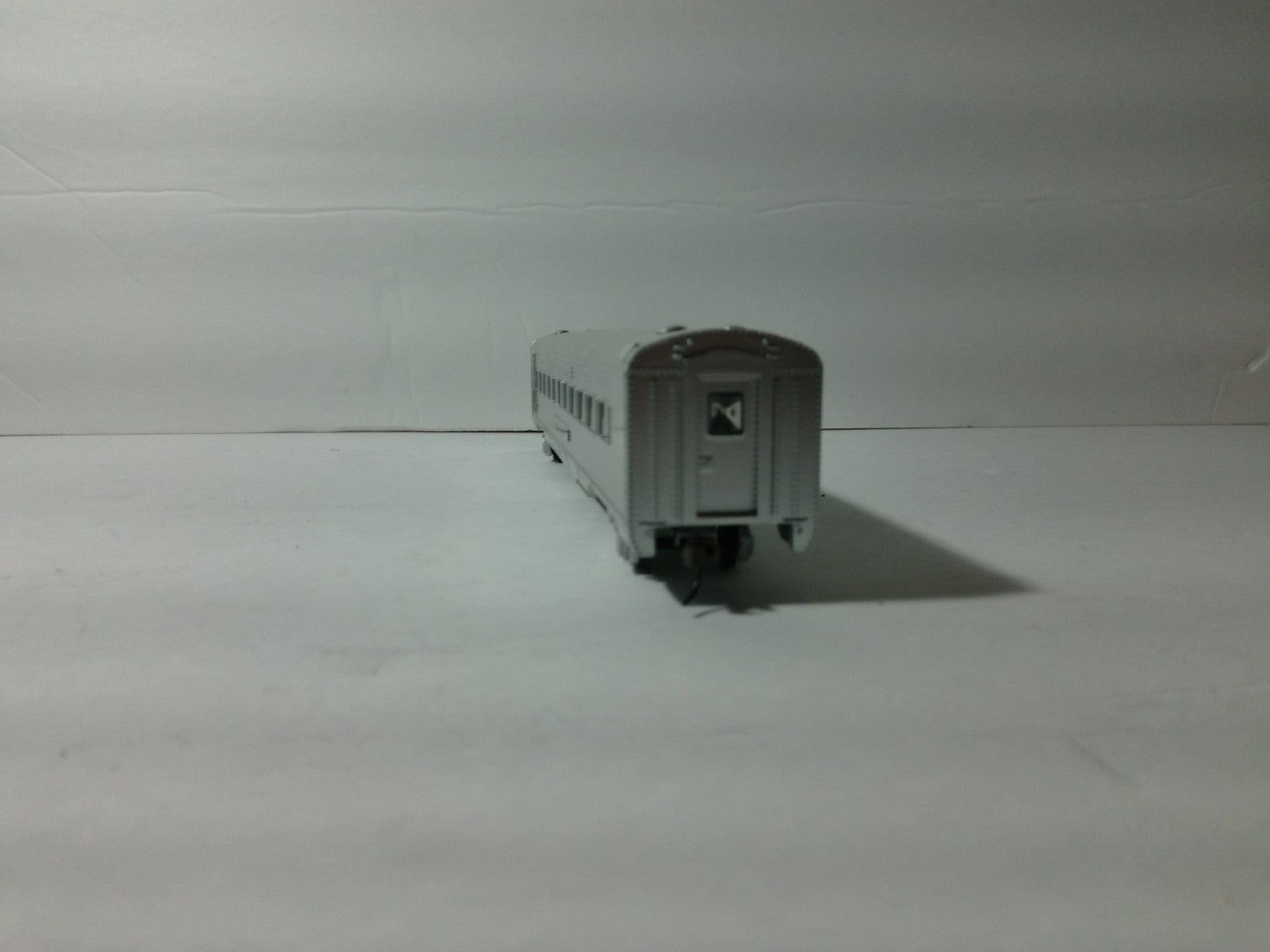 Athearn 7922 HO Scale Rock Island Streamline Passenger Diner5
