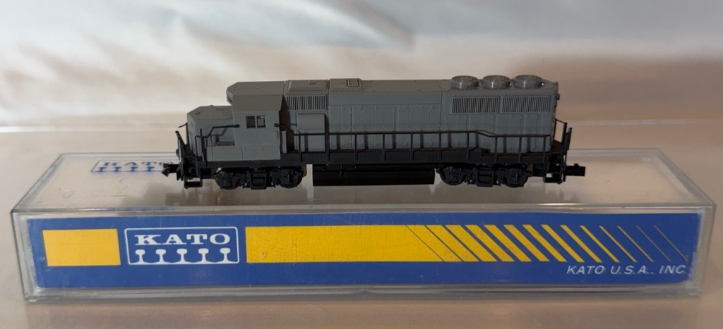Kato 176-040 - N Scale Undecorated EMD GP50 w/o DB Locomotive1