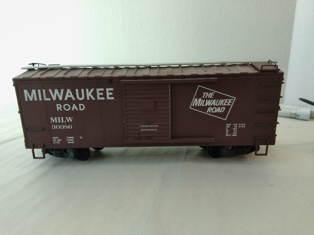 USA Trains R19106D G Scale Steel Box Car Milwaukee Road #303860