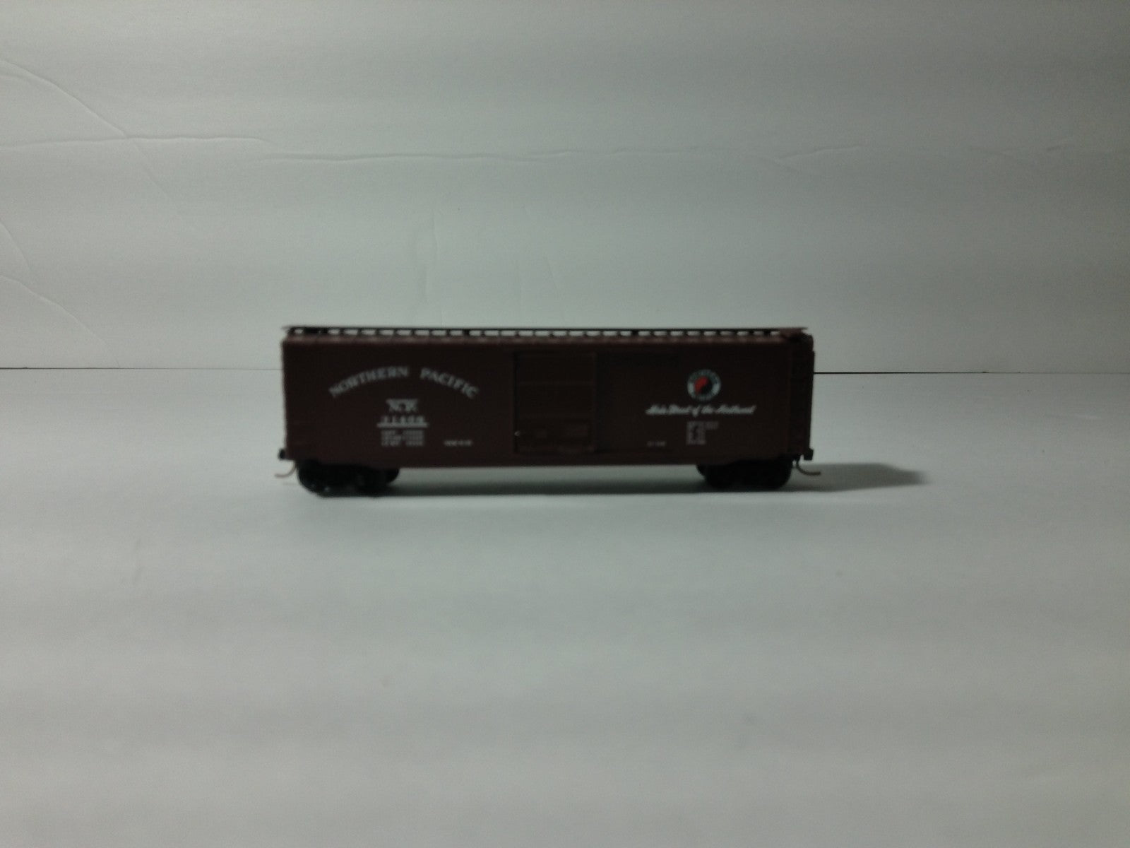 Micro Trains 31170 N Scale 50' Standard Boxcar Single Door N.P #314680