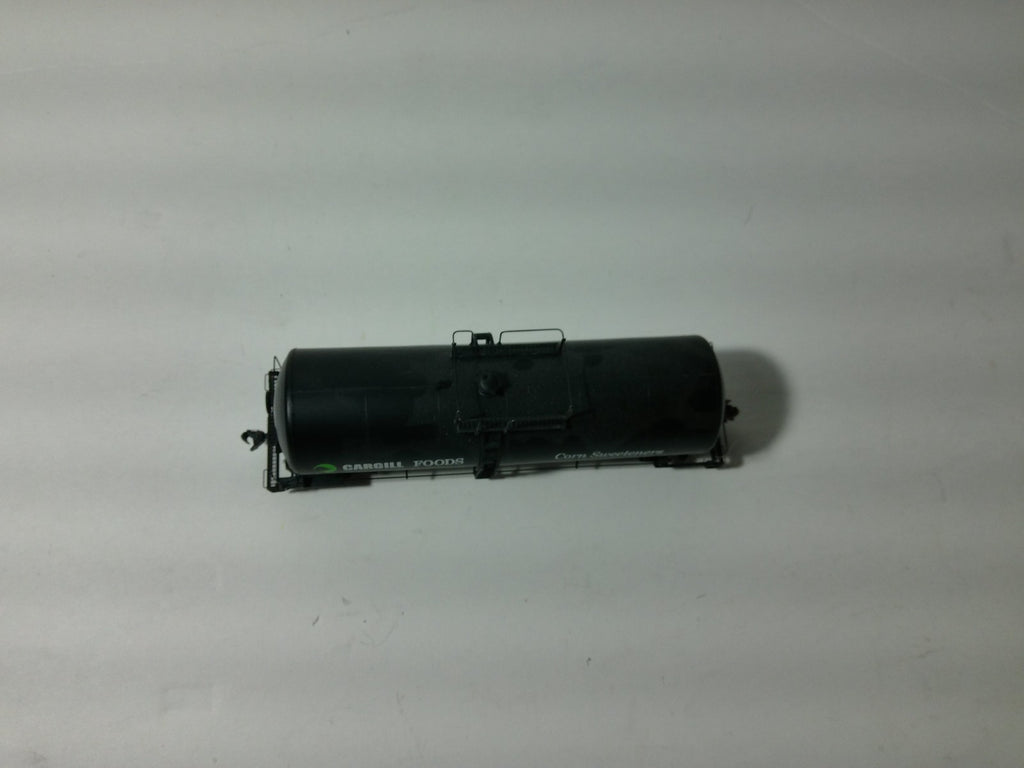 Walthers 920-100104 HO Scale Funnel-Flow Tank Car Cargill #45414