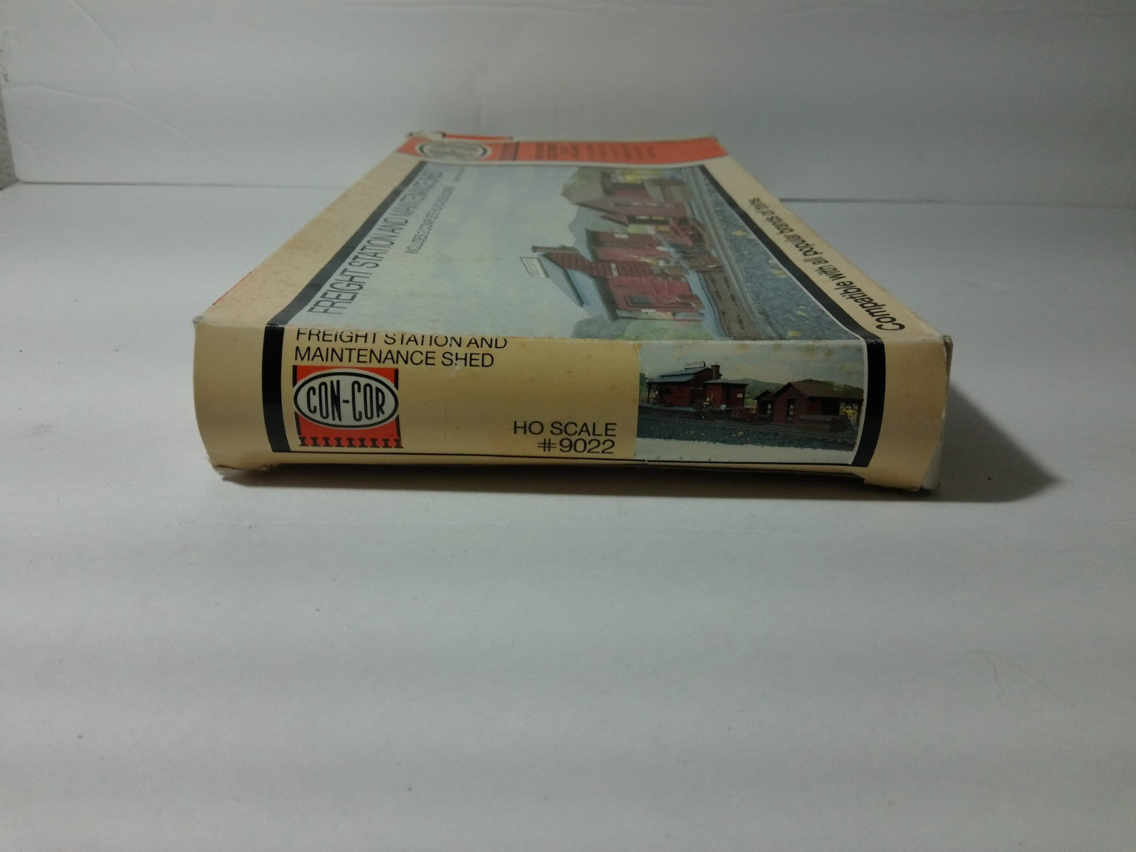 Con Cor 9022 HO Scale Freight Station And Maintenance Shed1