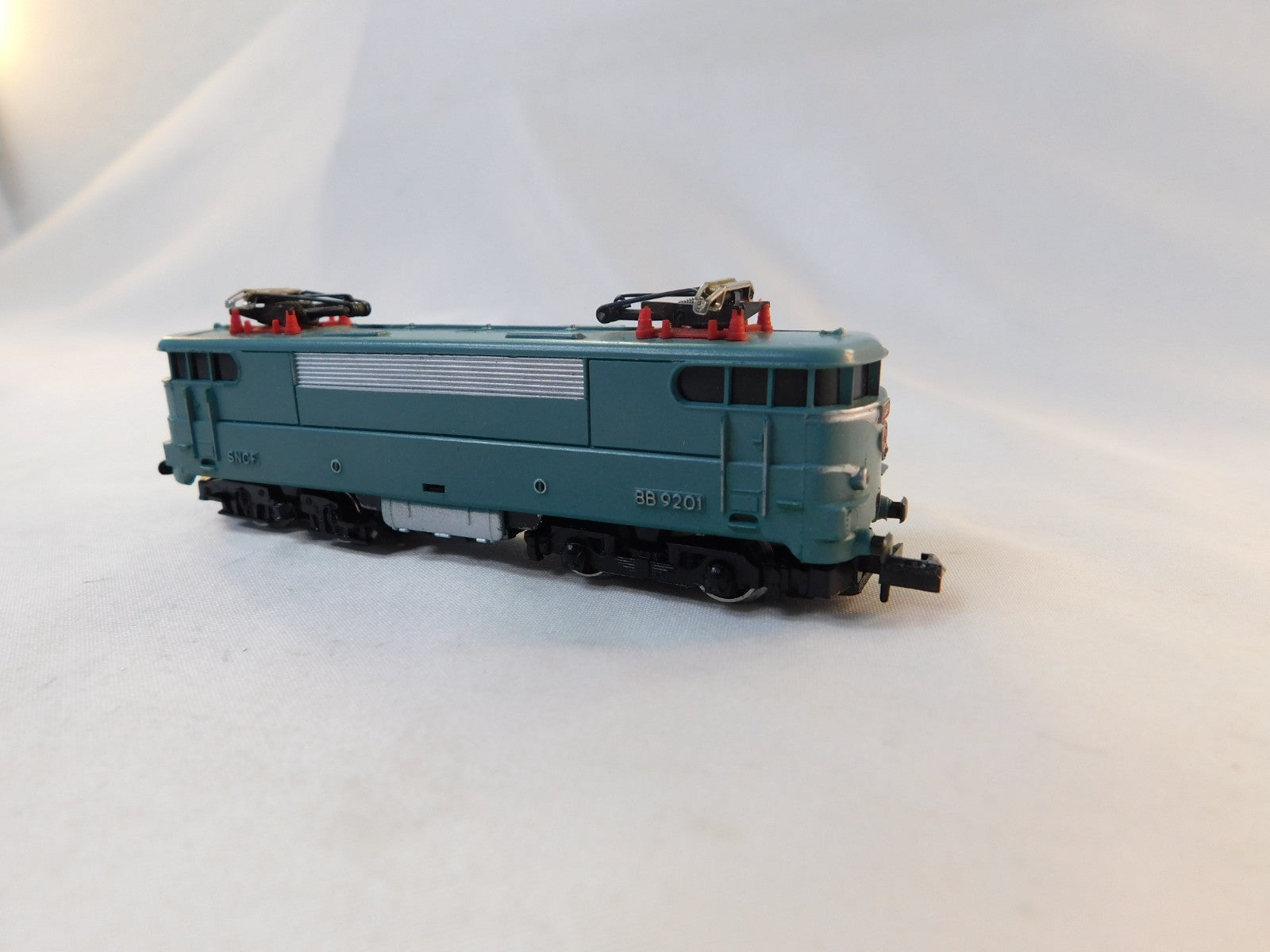 Arnold Rapido 0249 N Scale Locomotive, SNCF, BB 92014