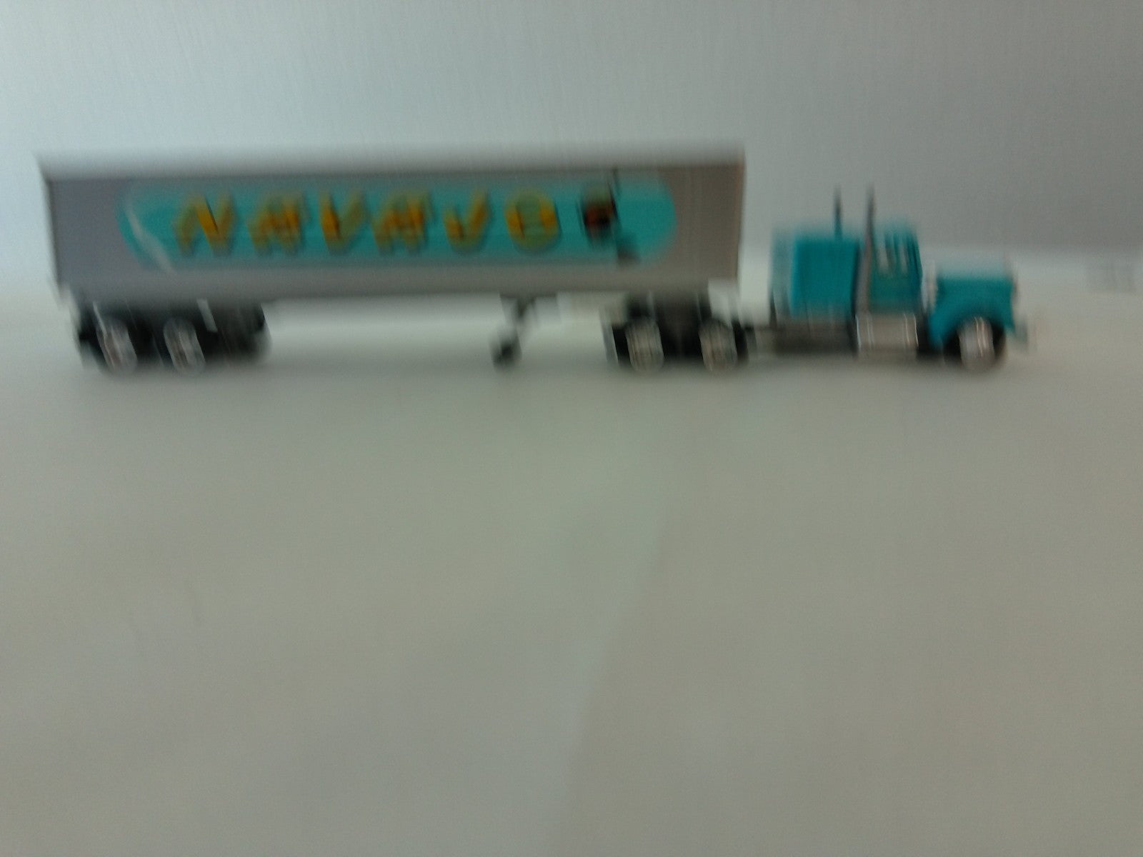 Lionel 513181 O and O27 Gauge Navajo Semi Trailer1
