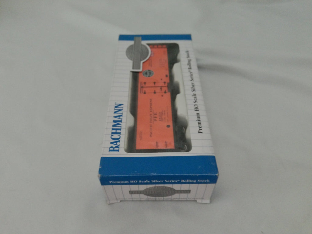 Bachmann 19804 HO Scale 40' Wood Reefer Boxcar, Pacific Fruit Express #651505