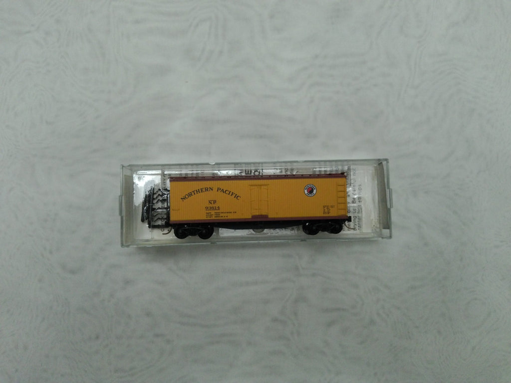 Micro Trains 49260 N Scale Reefer Northern Pacific #936140