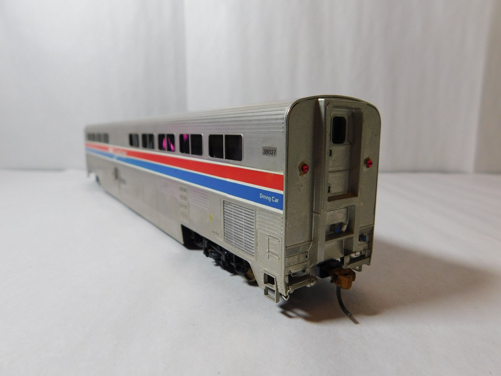 PFM Samhongsa PH II DC HO Scale Amtrak Superliner, Dining Car #38027 BRASS3