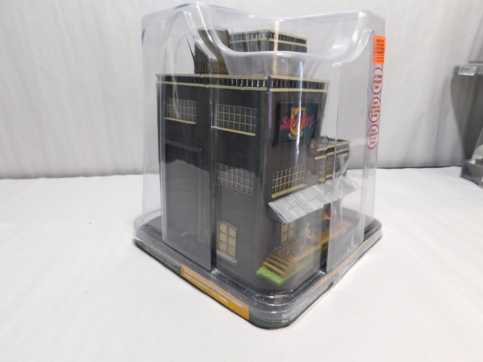 Menards Gold Line Collection 279-5143 HO Scale Sprecher Brewery 5