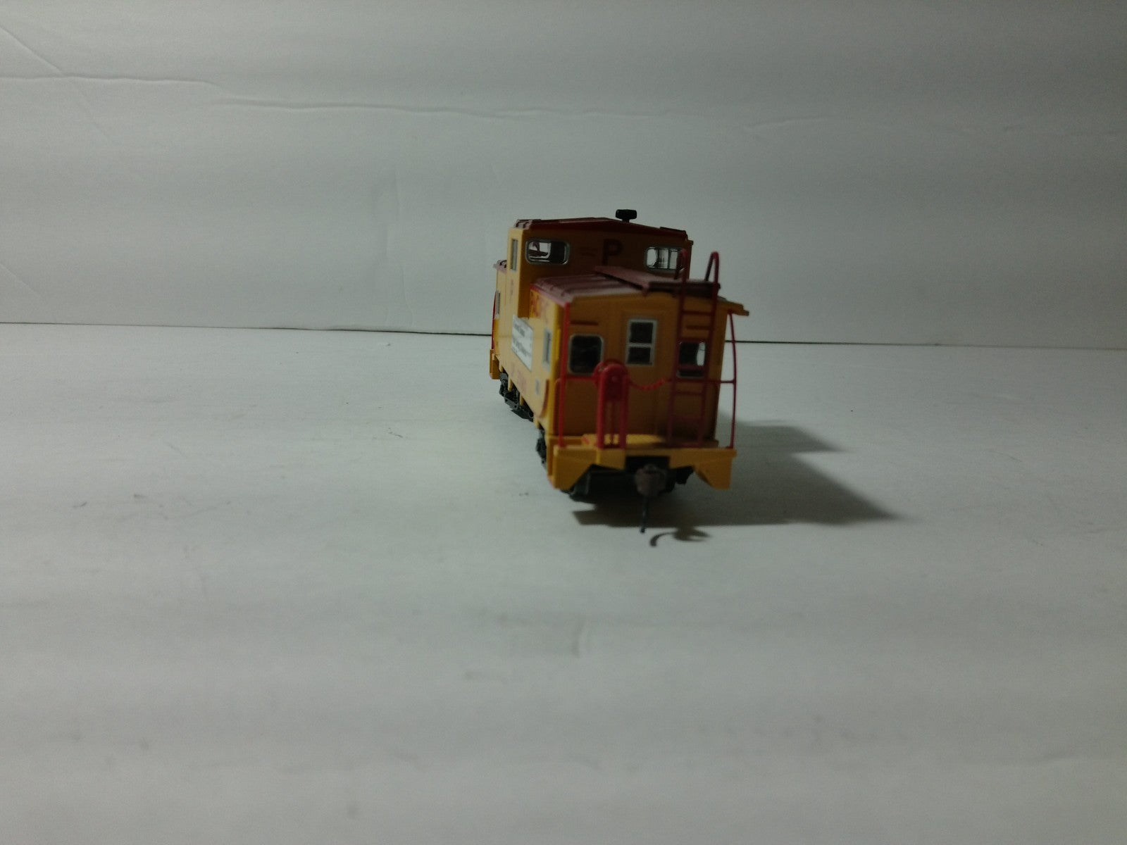 Athearn 74090 HO Scale Union Pacific Wide Vision Caboose #256806