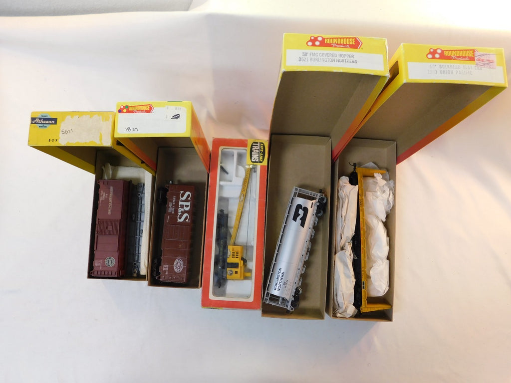 Athearn, Roundhouse, Life Like Trains Lot# 4 495, 5 Pieces0