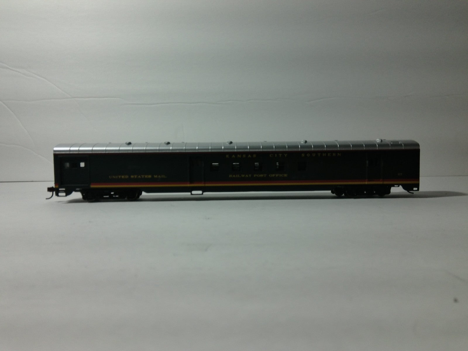 IHC 48125 HO Scale Kansas City Southern RPO #671