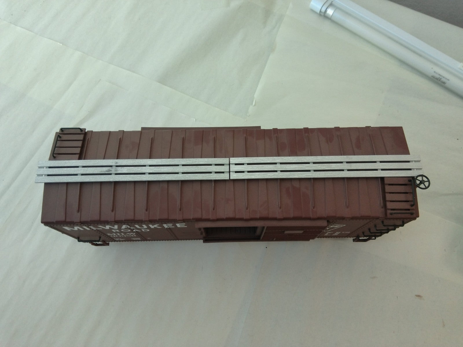 USA Trains R19106D G Scale Steel Box Car Milwaukee Road #303864
