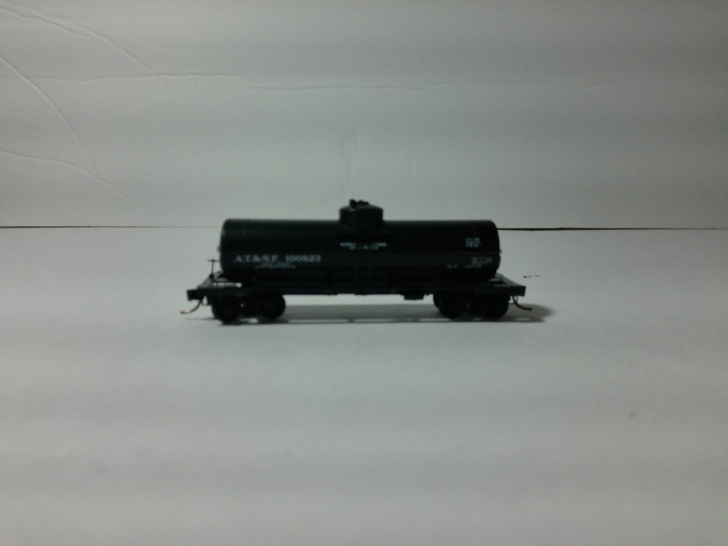 Micro Trains 65010 N Scale Atchison Topeka and Santa Fe #100823 Tanker1