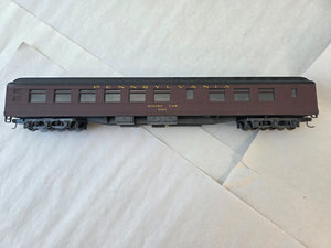 Associated Hobby #6373 HO Scale Passenger Car "Dining Car W/ Interior & Lights"