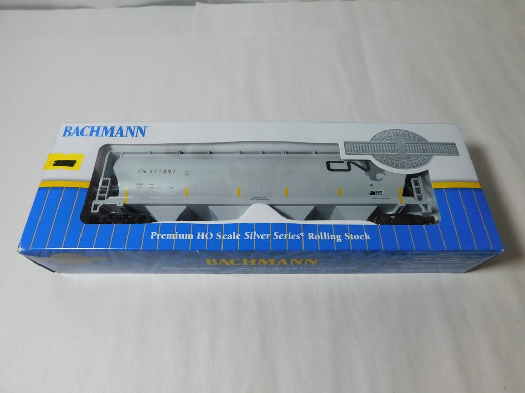 Bachmann 19145 HO Scale Clyindrical Grain Hopper, CN North American Logo #3718971
