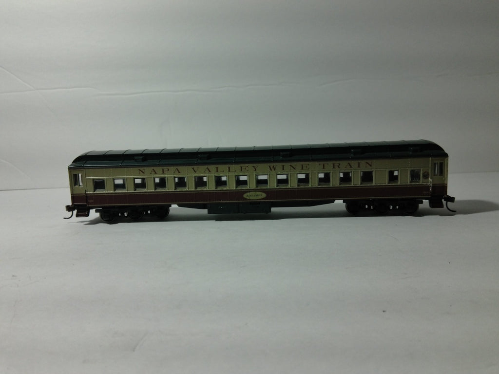 Athearn 8502 HO Scale Napa Valley RR Coach Car Zinfandel #10140