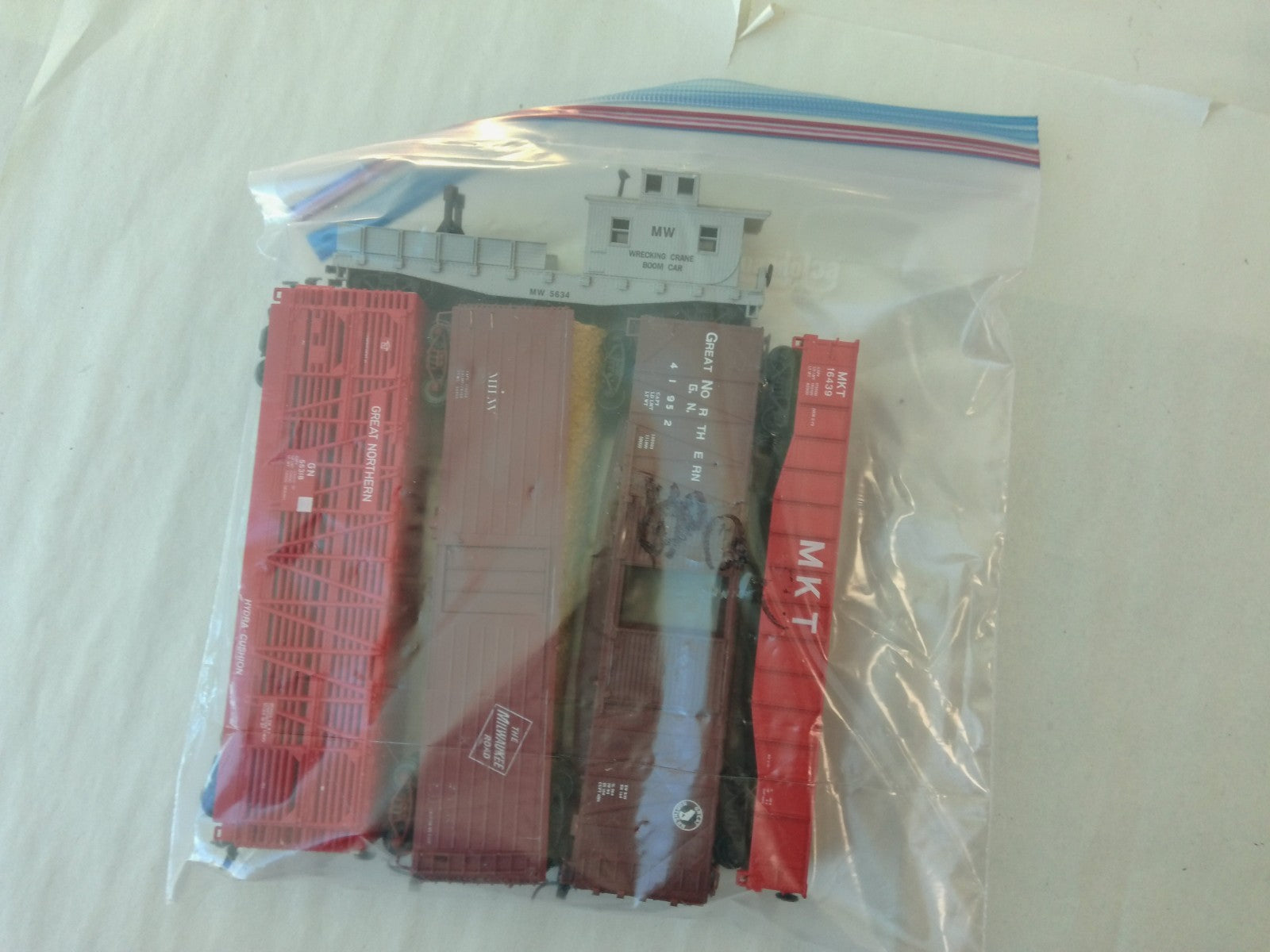 Grab Bag #5-097 HO Scale Rolling Stock (Set of 5 Various)1