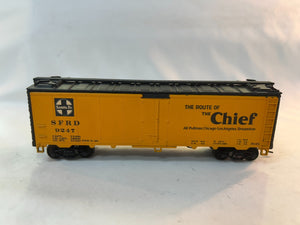 Athearn 1605 HO Scale ATSF-Chief Refrigerator Car Kit, SFRD #9427