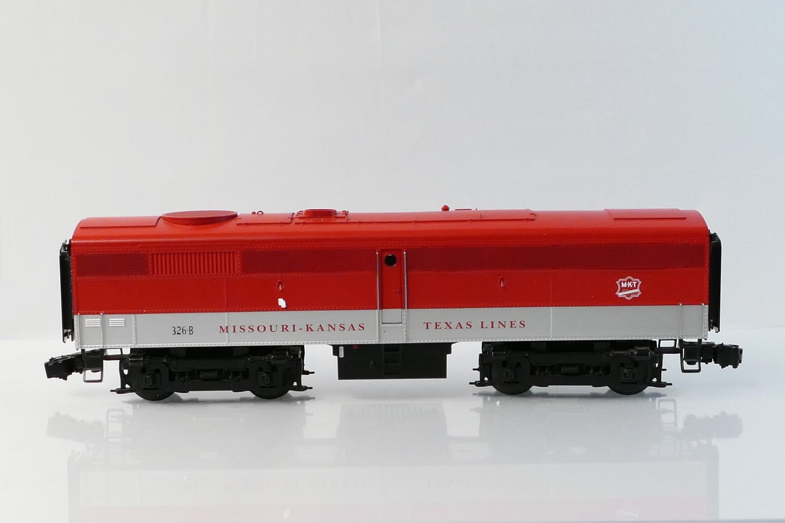 Lionel 38182 O MKT Scale FA (Non powered) FB Locomotive Set MKT7