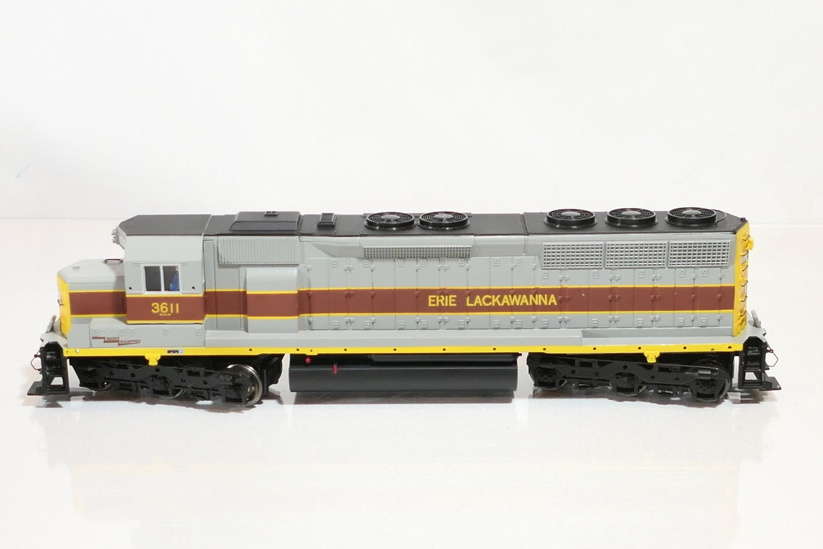 Bachmann 11622 - HO Scale Locomotive DC Erie 3611 Lackawan EMD SD45 Diesel3