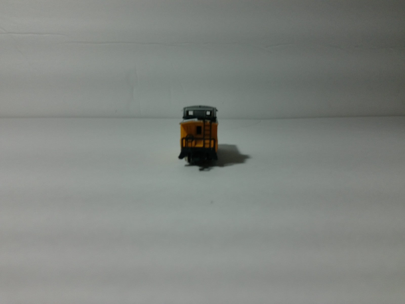 Model Power 3294 N Scale Caboose Chessie System C&O #33583