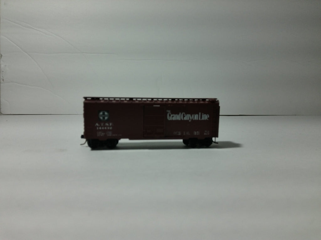 Micro Trains 20072 N Scale 40' Standard Boxcar Single Door A.T.S.F #1444320