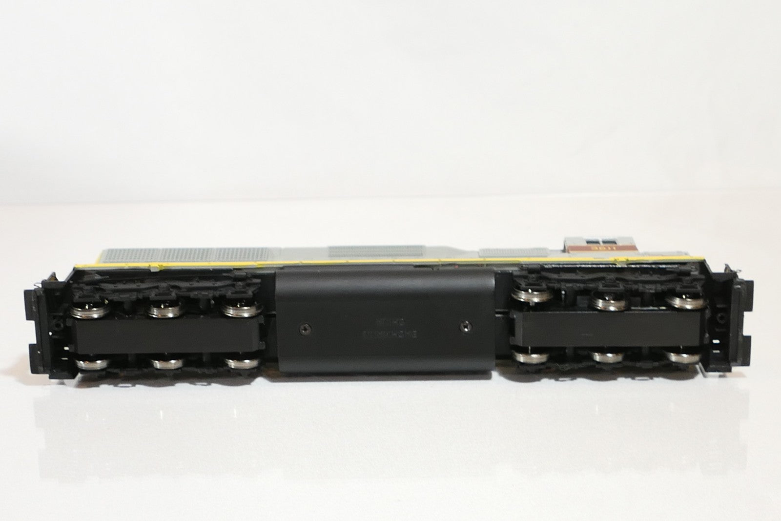 Bachmann 11622 - HO Scale Locomotive DC Erie 3611 Lackawan EMD SD45 Diesel5