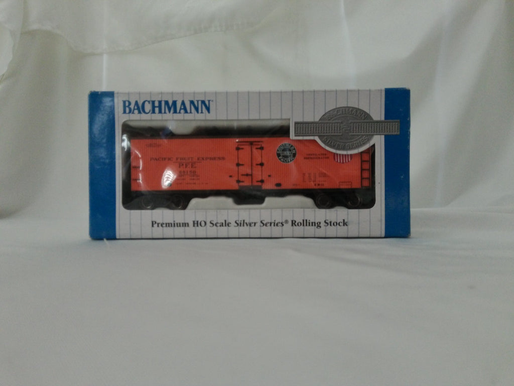 Bachmann 19804 HO Scale 40' Wood Reefer Boxcar, Pacific Fruit Express #651501