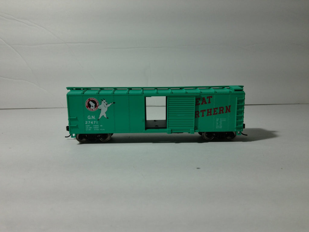 Walthers 910-1506 HO Scale Steel Boxcar W Dreadnaught Ends Great Northern #274711